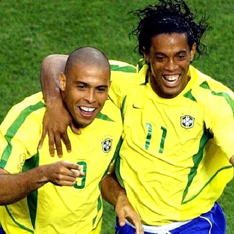 Brazil national football team Ronaldo and Ronaldinho Brazilian Ronaldo, Ronaldo Ronaldinho, Ronaldo 9, Brazil Football Team, Sporting Legends, Football Awards, Rivaldo, Fc Chelsea, Best Football Players