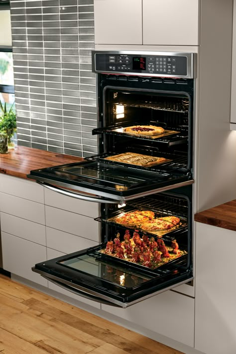 GE's connected wall ovens with New Direct Air convection give consumers the freedom to control their oven using Wi-Fi technology. Double Convection Wall Oven, Wall Oven Kitchen, Convection Wall Oven, Double Electric Wall Oven, Countertop Convection Oven, Smart Home Design, Kitchen Interior Design Modern, Convection Oven, Kitchen Appliance