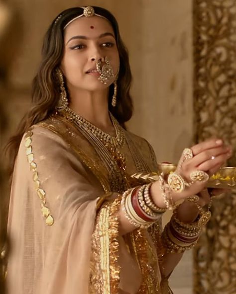 Deepika Jewellery, Padmavati Jewellery, Rimple And Harpreet Narula, Rajasthani Bride, New Lehenga, Dipika Padukone, Rajputi Dress, Rani Mukerji, Indian Woman