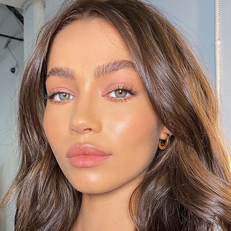 B E N K O • B E A U T Y on Instagram: “No-Makeup Makeup ❤️ Tag someone who would love this look.  Makeup by @linamourey” Makeup No Makeup Look, Soap Brows, No Makeup Look, Makeup Tips And Tricks, Fresh Face Makeup, Magic Cream, Video Makeup, Makeup Tip, Fresh Makeup