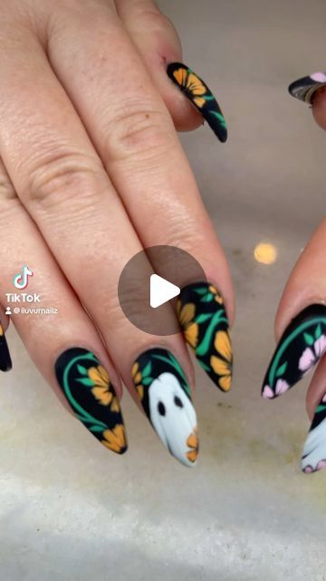 𝒥𝑒𝒶𝓃𝓃𝑒𝓉𝓉𝑒 💅🏽🎨 on Instagram: "Summerween nails and I’m soooo here for it! 👻

#iluvurnailz #nailtech #nails #nynails #nailideas #nailinspo #nailart #naildesigns #acrylicnails #handpaintednailart #summerween #ghostnails 

Clients inspo @sheisamyyy 🧡🩷" Summerween Nails, Ny Nails, Nailinspo Nailart, Painted Nail Art, Nail Tech, Nail Inspo, Acrylic Nails, Nail Designs, Nail Art