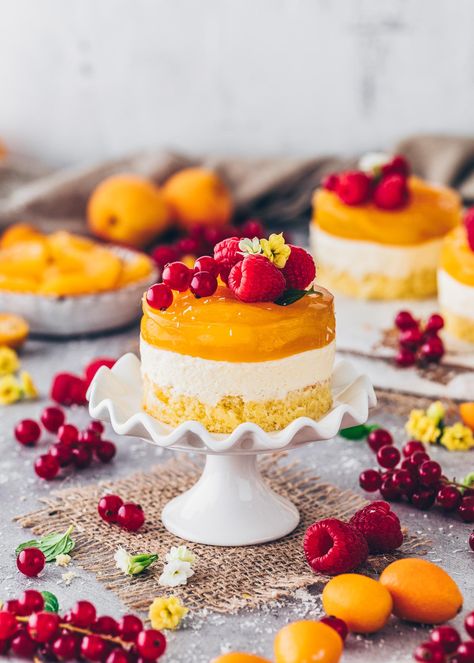 Refreshing Dessert Recipes, Apricot Dessert, Apricot Cake, Easy Vegan Dessert, Leftover Cake, Cream Cakes, Dessert Cake Recipes, Refreshing Desserts, Fruit Jelly