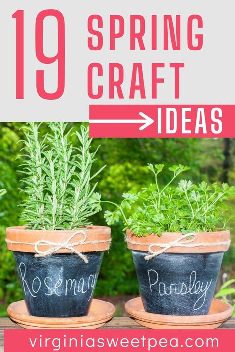 Two chalkboard painted herb pots Diy Spring Gifts For Adults, Spring Projects For Adults, Ideas For Spring, Simple Spring Crafts For Adults, Spring Booth Ideas, Diy Spring Home Decor Ideas, Spring Craft Diy, March Craft Ideas For Adults, Diy Spring Crafts For Adults