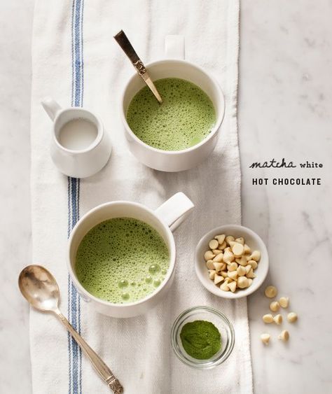 Matcha White Hot Chocolate / @loveandlemons Matcha Hot Chocolate, White Hot Chocolate Recipe, Matcha Green Tea Recipes, Matcha White Chocolate, How To Make Matcha, Vegan Hot Chocolate, Green Tea Recipes, White Hot Chocolate, Matcha Recipe