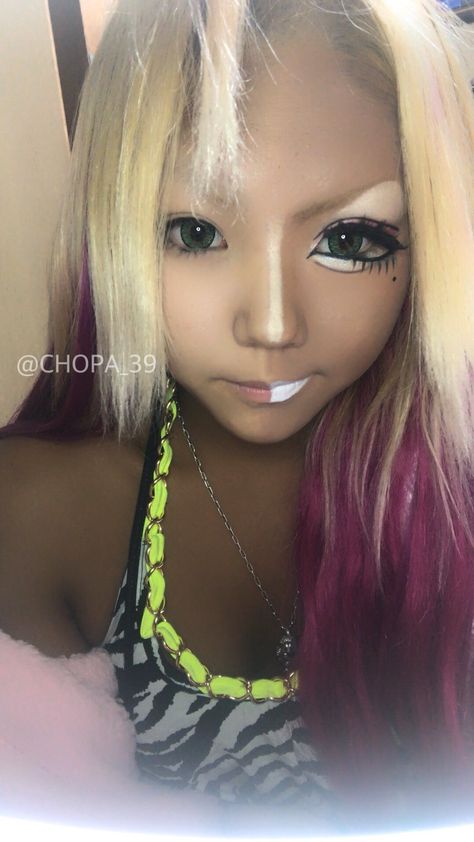 Ganguro Makeup Tutorial, Yamanba Gyaru Makeup, Mamba Gyaru Makeup, Gyaru Makeup No Lashes, Gyaru Costume, Tsyumoe Gyaru, Gyura Makeup, Agejo Gyaru Makeup, Kuromi Inspired Makeup