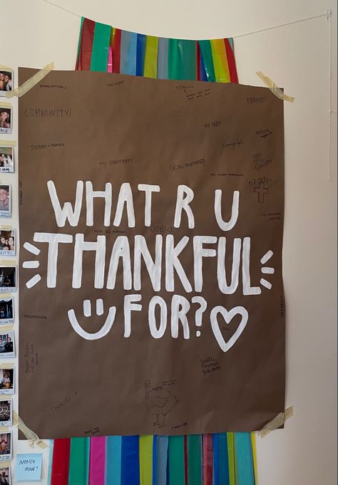 Friendsgiving Church Ideas, Friendsgiving Thankful Activities, Friendsgiving Dishes To Share, Teenager Friendsgiving Ideas, Friendsgiving Chalkboard Sign, Friendsgiving Youth Group, Friendsgiving Sign Up Sheet, Friendsgiving At School, Friends Giving Decorations