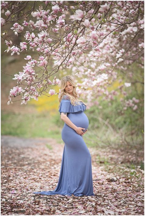 Pragnacy Photography Ideas, Pragnacy Photography, Spring Pregnancy Outfits, Poses 2023, Best Maternity Photoshoot, Photography Ideas Outdoor, Photoshoot Ideas For Couples, Outdoor Maternity Pictures, Pregnancy Inspiration