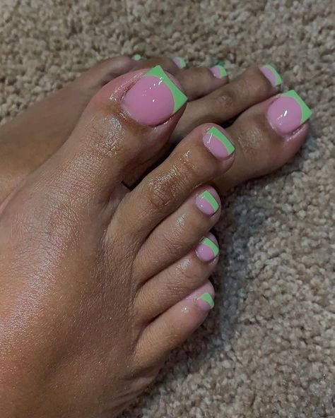 Toe Gel Polish, Acrylic Toe Nail Designs, French Tips Acrylic, Green Toes, Green Gel Polish, Gel Toe Nails, Art Designs Ideas, Acrylic Toes, Acrylic Toe Nails