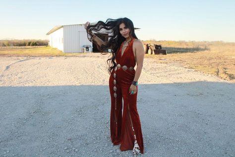 Western Wedding Outfits Guest, Romper With Boots, Houston Rodeo Outfit, Jumpsuit With Boots, Western Maxi Dress, Outfits With Purses, Beautiful Jumpsuits, Dress Code Wedding, Country Style Outfits