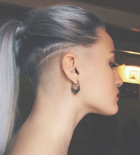 Undercut Hairstyles Women, Undercut Long Hair, Granny Hair, Half Shaved Hair, Shaved Hair Designs, Shaved Undercut, Undercut Women, Top Hairstyles, Ombre Hair Color