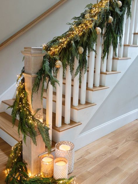 Cypress Garland, Christmas Garland Staircase, Christmas Banister, Rose Gold Christmas Decorations, Classy Christmas Decor, Outdoor Christmas Wreaths, Christmas Stairs, Christmas Staircase, Rose Gold Christmas