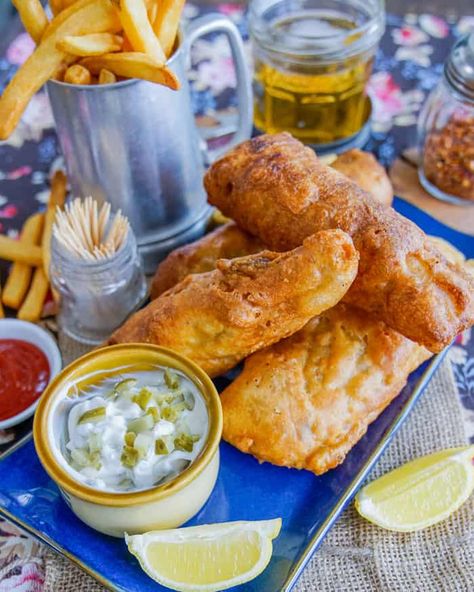 Vegan Fish and Chips Vegan Tartar Sauce, Battered Fish And Chips, Vegan Fish And Chips, Fish And Chips Recipe, Plant Based Meat, Beer Battered Fish Tacos, Edgy Veg, Fish N Chips Recipe, Cooking Bananas