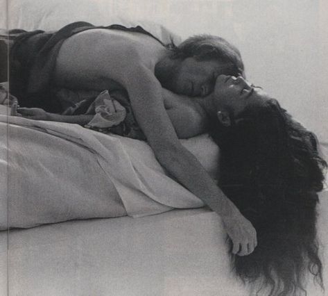 John Lennon Yoko Ono, John Lennon And Yoko, Yoko Ono, Annie Leibovitz, The Fab Four, People Magazine, Pop Rock, John Lennon, The Beatles