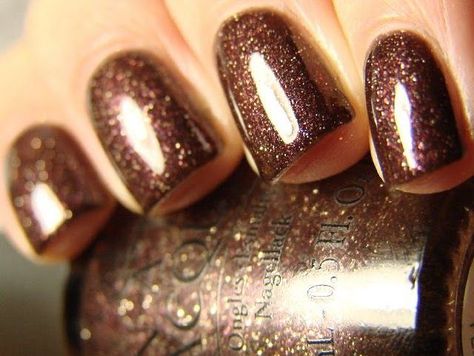 OPI Holiday Glow Expresso - A perfect for a glamorous start to the fall season... I'm a sucker for sparkle nail polish, like in still 12 Classic Nail, Nagellack Trends, Get Nails, Opi Nails, Manicure Y Pedicure, Nail Color, Manicure E Pedicure, Gel Manicure, Nail Polish Colors