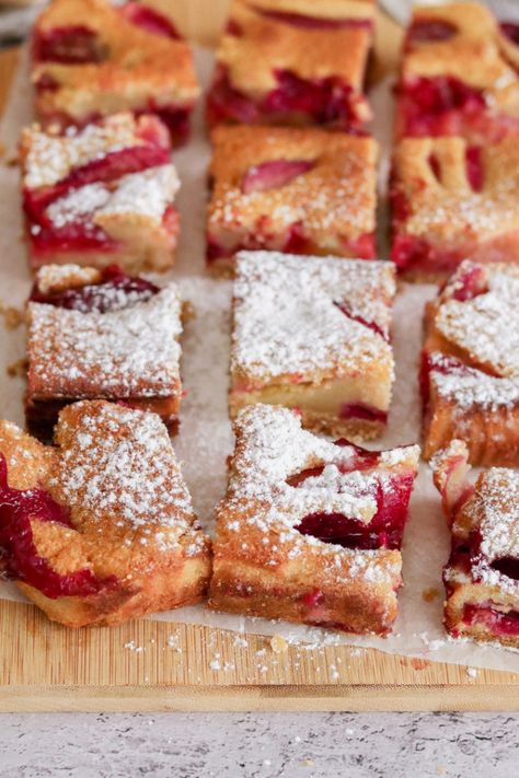 Plum squares Plum Squares, Plum Recipes, Fruit Toppings, Hot Outside, Stone Fruit, Latest Recipe, Apple Slices, Cake Tins, Cake Flour