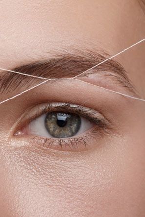 Face Threading, Best Eyebrow Makeup, Brow Threading, Plucking Eyebrows, Eyebrow Hacks, Eyebrow Threading, Chemical Peels, Waxed Eyebrows, Threading Eyebrows