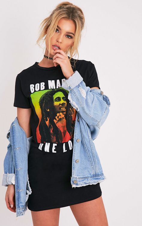 Bob Marley Black T Shirt Dress Bob Marley Tshirt Outfit Woman, Reggae Outfit Women, Reggae Concert Outfit Ideas, Jamaican Outfits, Reggae Festival Outfit, Reggae Outfit, Rasta Wedding, Reggae Concert Outfit, Dancehall Outfits