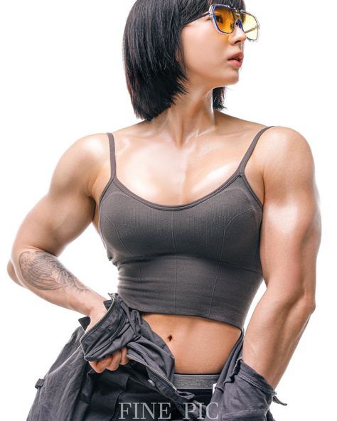 Step On Me, Muscular Woman, Buff Women, Female Reference, Photographie Portrait Inspiration, Body Reference Poses, Fitness Inspiration Body, Human Poses Reference, Foto Poses