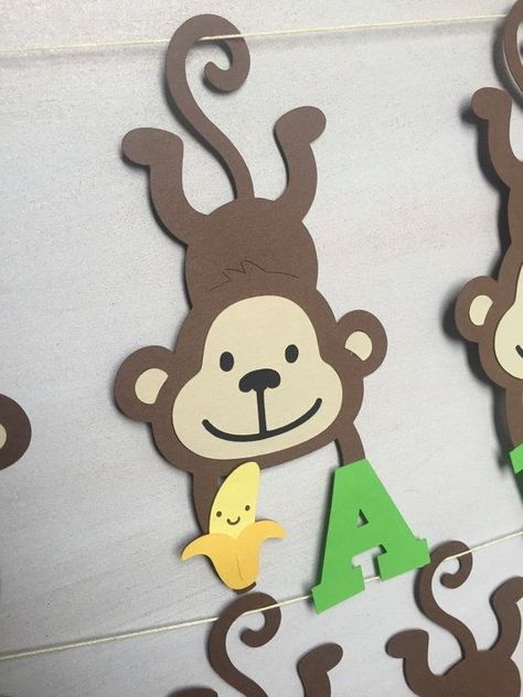 Hanging Monkey Craft, Koala Craft, Jungle Crafts, Jungle Theme Classroom, Kindergarten Decorations, Jungle Decorations, Monkey Crafts, Felt Kids, Hanging Monkey