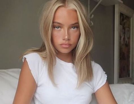 Hairstyles Ideas For Long Hair, Emma Ellingsen, Honey Blonde Balayage, Ideas For Long Hair, For Long Hair Hairstyles, Model Tips, Long Hair Hairstyles, Hair Blond, Light Blonde Hair