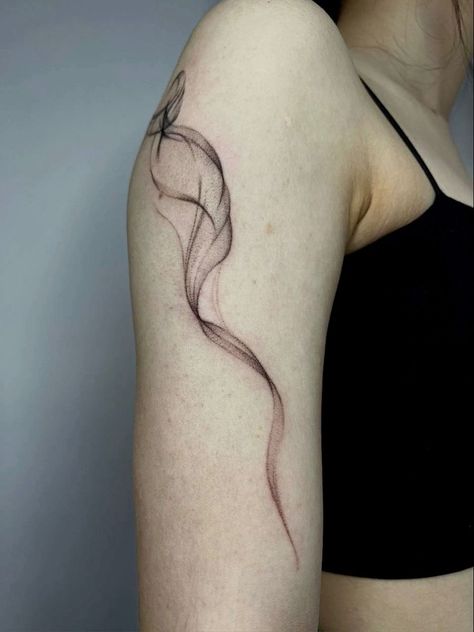 Whispy Tattoo, Wispy Tattoo, Arm Wrap Tattoo, Tattoo Abstract, Abstract Tattoo Ideas, Air Tattoo, Abstract Tattoos, Simple Tattoos For Women, Wrap Tattoo