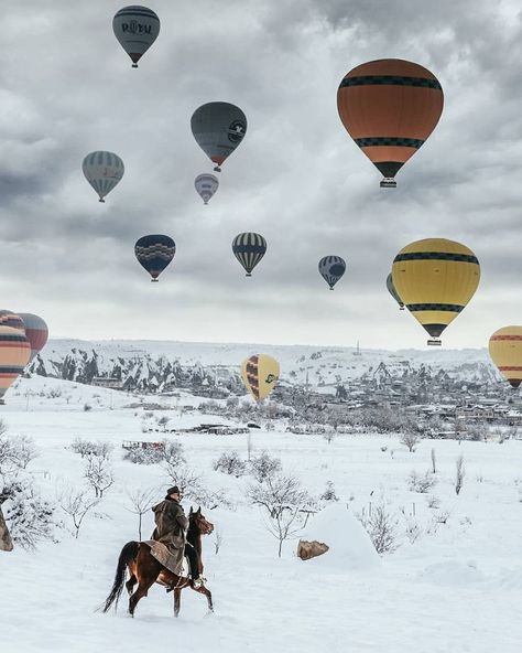 Cappadocia Turkey, Snowy Landscape, The Fairy, Islamic Architecture, Winter Travel, Summer Months, Turkey Recipes, Dream Destinations, Hot Air Balloon