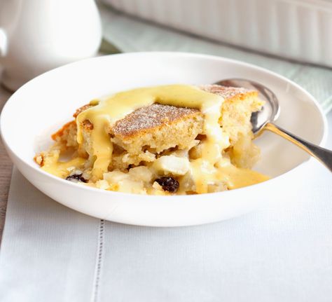 Eve's pudding Eve’s Pudding, Eves Pudding Recipes, Eve's Pudding, School Puddings, Apple Sponge Pudding, Eves Pudding, Butterscotch Pudding Recipes, Jam Roly Poly, Bakewell Tarts