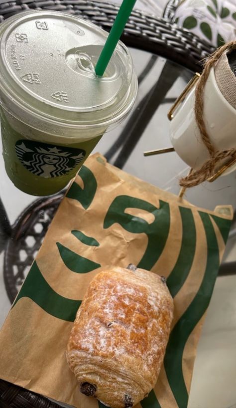 Starbucks Chocolate Croissant, Starbucks Pastries, Green Tea Chocolate, Starbucks Chocolate, Starbucks Secret Menu Drinks, Starbucks Secret Menu, Chocolate Croissant, Secret Menu, Starbucks Drinks