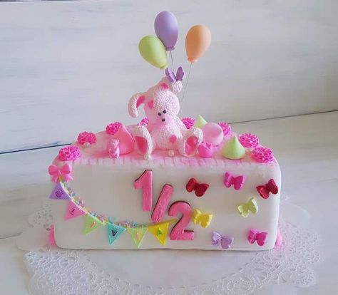 Baby Half Birthday Cake, Half Birthday Cakes Girl, Half Birthday Cake Ideas, Half Birthday Ideas For Girls 6 Months, Half Way To One Cake, Half Cake Design, 6 Month Cake, Cake Baby Birthday, Fake Birthday Cake