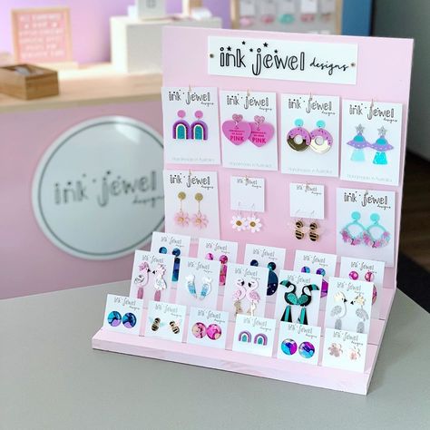 Earring Store Display, Retail Earring Display, Market Stall Display Ideas, Handmade Jewelry Display, Market Stall Display, Craft Fair Booth Display, Stall Display, Craft Market Display, Earrings Display