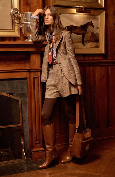 Ralph Lauren Pre-Fall 2017 Collection Photos - Vogue Celebrity Spring Style, Dandy Look, Campus Fashion, Tartan Fashion, Ralph Lauren Womens Clothing, Country Fashion Women, Country Fashion, Ralph Lauren Style, Ralph Lauren Collection