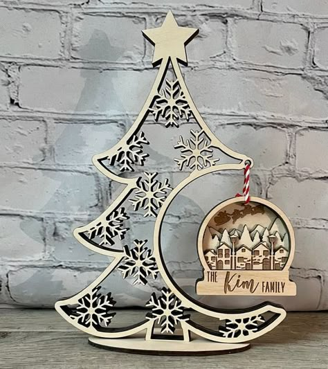 Laser Cut Christmas Ideas Christmas Ornament Holder, Christmas Wood Decor Ideas, Christmas Laser Cut Ideas, Laser Cut Christmas Decorations, Laser Cut Christmas Ornaments, Laser Cut Christmas Tree, Lézervágott Fa, Ornament Holder, Laser Cut Christmas