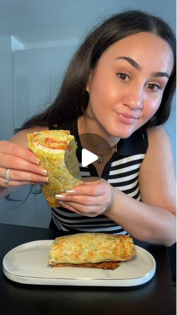 Sofiko Artsvatze on Instagram: "Low Carb Wrap 🌯 

#rezept #lowcarb #wrap" Low Carb Wrap, Low Carb Wraps, Vegan Zucchini, Low Carb Vegetables, Zucchini, Ramadan, Low Carb, Rolls, Snacks