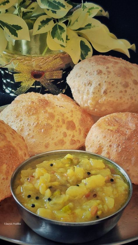 Poori bhaji – 4 – Vinaya's Culinary Delights Poori Bhaji, Potatoes And Onions, Types Of Potatoes, Tamarind Paste, Aesthetic Images, Pressure Cooking, Cheeseburger Chowder, Cornbread, Onions