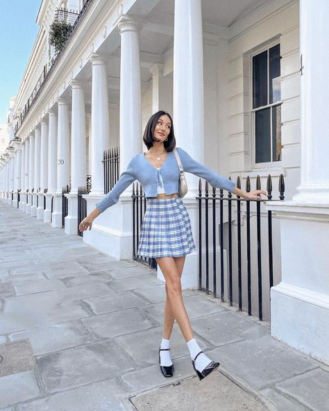 Checkered Tennis Skirt Outfit, English Moodboard, Plaid Tennis Skirt Outfit, Blue Tennis Skirt Outfit, Checkered Skirt Outfit, Blue Skirt Outfits, Checkered Outfit, Blue Tennis Skirt, Plaid Tennis Skirt