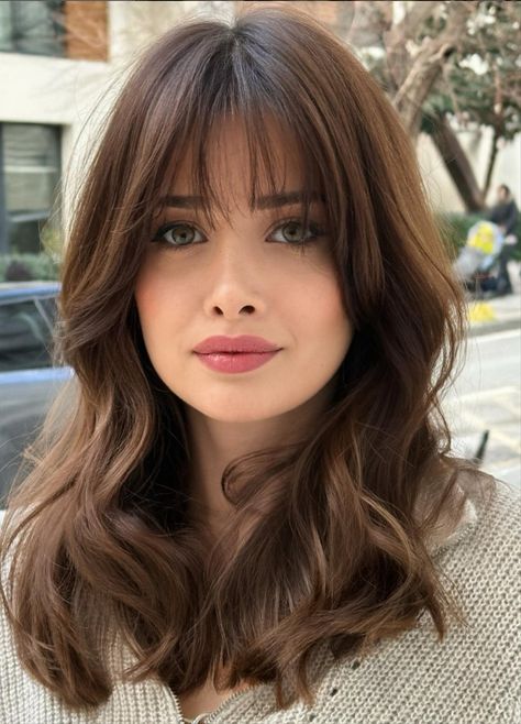 Charming long layered haircuts ideas for cool girls Bombshell Bangs, Bangs 2024, Haircuts For Square Faces, Haircut For Square Face, Square Face Hairstyles, Oval Face Haircuts, Wavy Haircuts, Haircut Inspo, Long Layered Haircuts