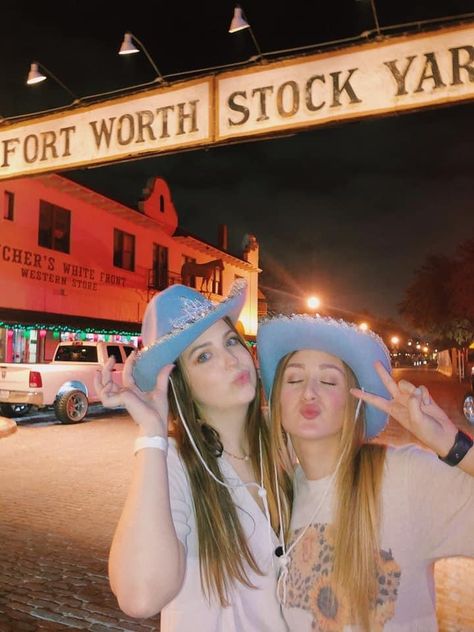 Texas Aesthetic Girl, Ft Worth Stockyards, Best Friend Instagram, Texas Trip, Instagram Picture Ideas, Western Store, Cut Photo, Ft Worth, Friends Instagram