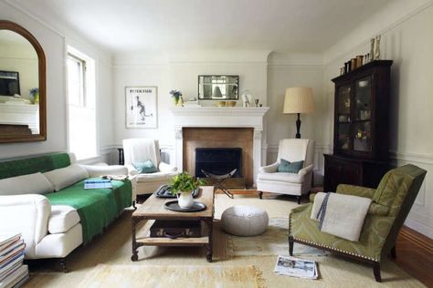 Mismatched Living Room Furniture, Cove Ceiling, John Cassavetes, Mismatched Chairs, Peter Falk, Green Armchair, Jesse James, Aesthetic Movement, Classic Sofa