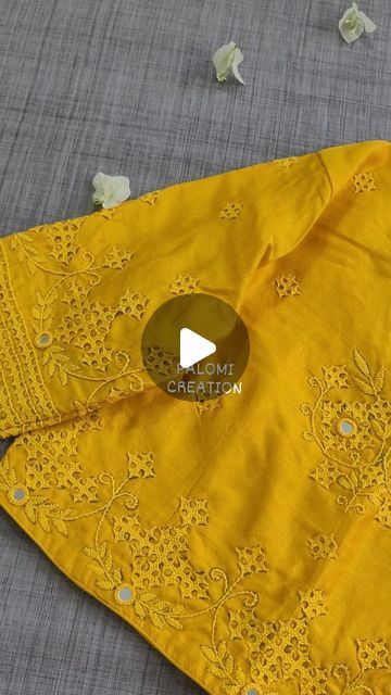 Machi Work Kurti Design, Kutchi Work Kurti Design, Chaniya Choli Blouse Pattern New, Kutchi Work Blouse, Kutch Work Designs Blouses, Sindhi Embroidery Design, Embroidery Designs For Blouses, Thread Work Blouse Designs, Kutch Work Saree