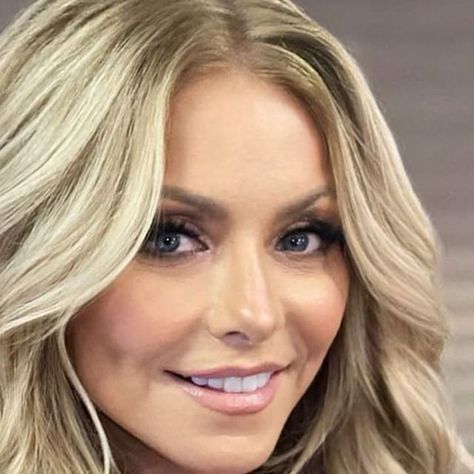 Kelly Ripa wows in thong swimsuit – and fans go wild! | HELLO! Kelly Ripa Diet, Leslie Bogart, Kelly Ripa Daughter, Kelly Ripa Workout, Lola Consuelos, David Muir, Flat Bottom Boats, Mark Consuelos, Kathie Lee Gifford