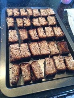 Banging rusks which I'm going to adjust to make gaps rusks :) Health Rusks Recipes Low Carb, Keto Rusks, Beskuit Resepte, Buns Recipe Easy, Buttermilk Rusks, Rusk Recipe, Hard Bread, Healthy Breakfast Snacks, Banting Recipes