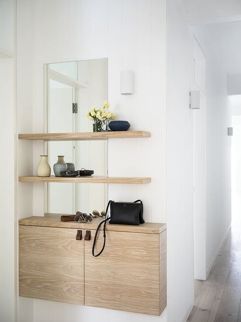 5 Ways to Eke an Entryway Out of Almost No Space at All Entryway Apartment, Ingangs Decor, Narrow Entryway, Apartment Entryway, Small Entryways, Foyer Decorating, Entry Hallway, Entryway Storage, Entryway Organization