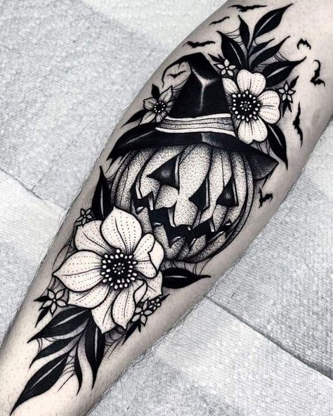 Halloween Fall Tattoo, Halloween Tattoos Ideas, Halloween Games Online, Halloween Sleeve, Witchy Tattoos, Tattoo Halloween, Backpiece Tattoo, Pumpkin Tattoo, Painting Halloween