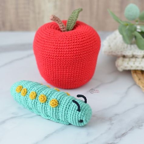 Crochet Ziggy the Caterpillar Crochet Caterpillar Pattern, Amigurumi Caterpillar, Crochet Caterpillar, Crochet Shell Stitch, Amigurumi Animals, Crochet Butterfly, Moss Stitch, Chenille Stems, Baby Blanket Crochet Pattern