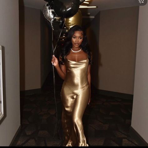 Cute Birthday Dress Never Wore Still In Packaging Size Small Gold Birthday Outfit, Gold Homecoming Dress, Birthday Dress 21st, Black Women Dress, Champagne Dress, Golden Dress, Birthday Fits, Cute Birthday Outfits, Glam Photoshoot