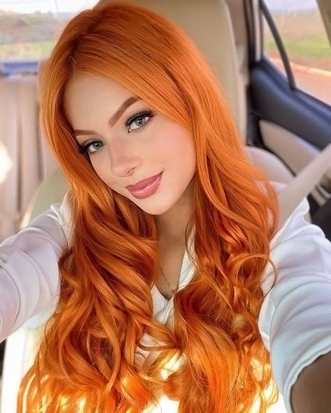 People With Brown Eyes, Bright Copper Hair, Roux Auburn, Medium Long Haircuts, Redhead Makeup, Pretty Redhead, Red Haired Beauty, Red Hair Woman, Ginger Hair Color