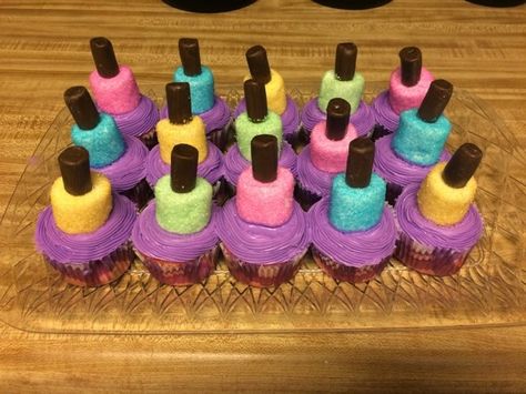 Nail Polish Cupcakes, Slumber Party Cupcakes, Spa Birthday Cupcakes, Spa Themed Cupcakes, Spa Party Cupcakes, Spa Cupcakes, Spa Cake, Twins Party, Savory Cakes