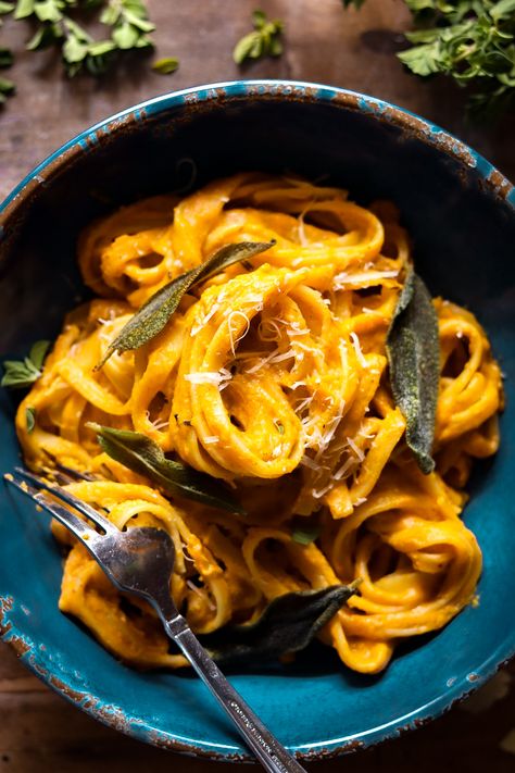 creamy butternut squash ricotta pasta with crispy sage – The Foul-Mouth Gourmet Butternut Squash Ricotta, Butternut Squash Recipes Pasta, Winter Squash Recipes, Creamy Butternut Squash, Butternut Squash Puree, Squash Puree, Butternut Squash Pasta, Squash Pasta, Ricotta Recipes