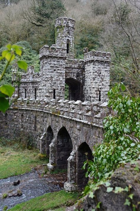 Old Bridges, Waterford Ireland, Small Castles, Stone Bridge, Castle Designs, Castle Ruins, Unique Architecture, Beautiful Castles, Medieval Town