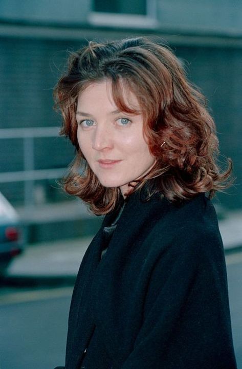 Michelle Fairley, Catelyn Stark, Actors Then And Now, Emma Peel, British Tv Series, Game Of Thrones Quotes, King In The North, Scottish Actors, Young Celebrities